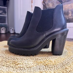 Dr. Martens Hurston Black Heeled Boots
